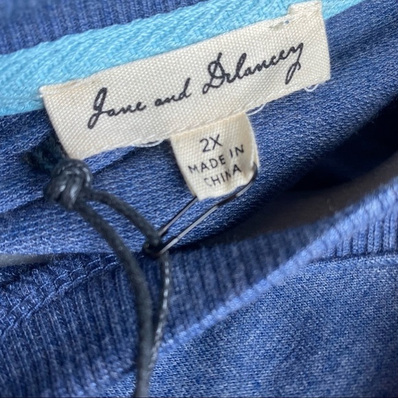 Jane & Delancey "Stay Positive"  Retro Tee - Picture 7 of 7